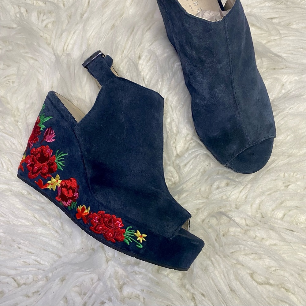 Kenneth Cole New York Embroidered Floral Wedges Like New Blue 8.5 Peep Toe